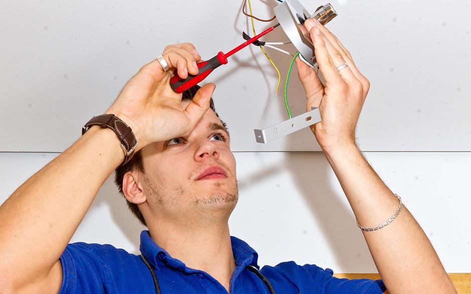 tarif d'un électricien Élancourt